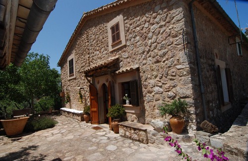Fornalutx Cabaña | "ES CLOT" ENCANTADORA CASA RURAL DE PIEDRA EN OLIVAR, BBQ, WIFI.PRIVACIDAD