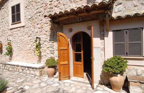 Fornalutx Cabaña | "ES CLOT" ENCANTADORA CASA RURAL DE PIEDRA EN OLIVAR, BBQ, WIFI.PRIVACIDAD