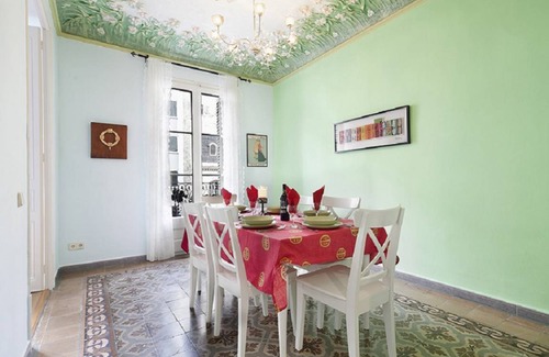 L'Antiga Esquerra de l'Eixample Apartamento | 120 m² Apartamento ∙ 4 habitaciones ∙ 6 huéspedes