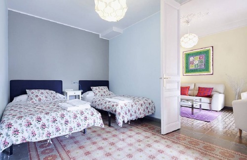L'Antiga Esquerra de l'Eixample Apartamento | 120 m² Apartamento ∙ 4 habitaciones ∙ 6 huéspedes