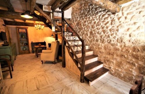 Montejo de la Vega de la Serrezuela Casa | Wabisabi Townhouse