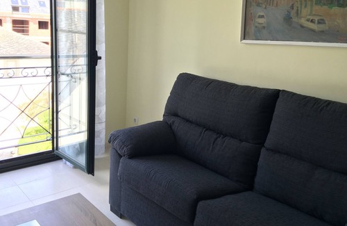 Porto de Espasante Apartamento | Apartamento en urbanizacion con piscina, balcón y vistas al mar y al campo