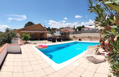 Mogente/Moixent Casa | La Casa du Voyage, nestled in a peaceful mountain setting. Pet-friendly