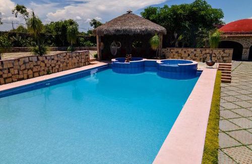 Amacuzac Casa | Escápate a una quinta con alberca, asador y diversión en familia