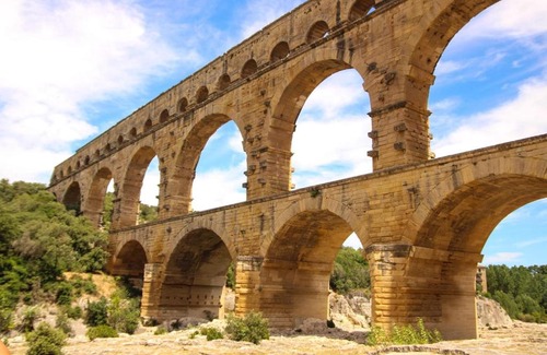 Les 3 Ponts Casa | ESCADA Nîmes Gard