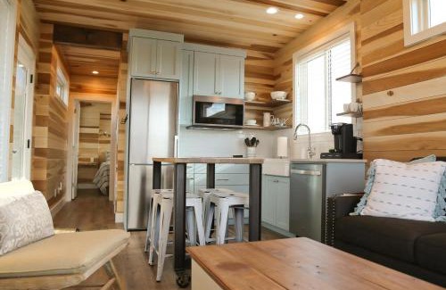 Escalante Casa | Escalante Escapes Holly Hock- King Escape