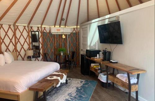 Escalante Cabina | Escalante Yurts - Luxury Lodging