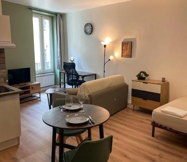 Aubenas Apartamento | Escapade Ardéchoise - Parking Gratuit - Château à 2 pas