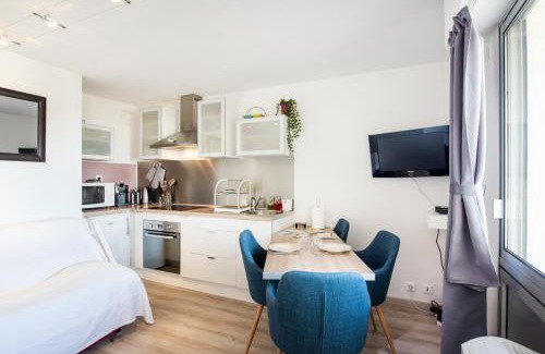 Merignac Apartamento | Escapade Bordeaux, tram et supermarché au pied