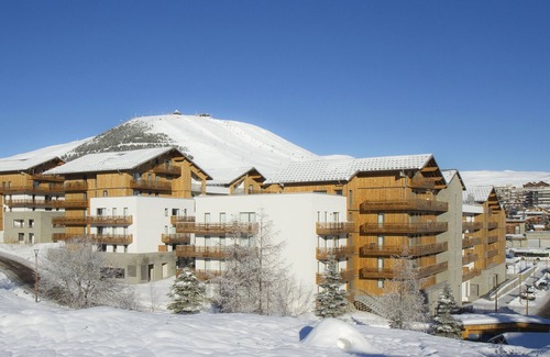 Eclose-Est Condominio | Escapade de ski au Alpes | spa, piscine + gym!