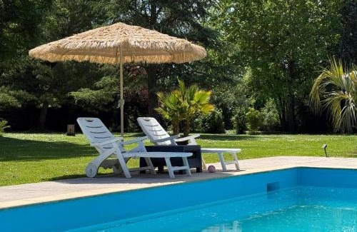 Isles-les-Villenoy Chalet De Esquí | Escapade Romantique en Chalet Nature, Calme et Douceur au Bord de Marne