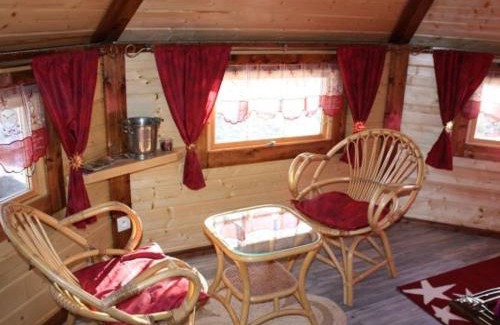 Ferdrupt Casa | Escapade Romantique: Cabane avec Terrasse Panoramique, Poêle à Bois et Éclairage Multicolore - FR-1-589-441