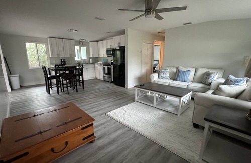 Laurel Casa | Escape and Retreat
