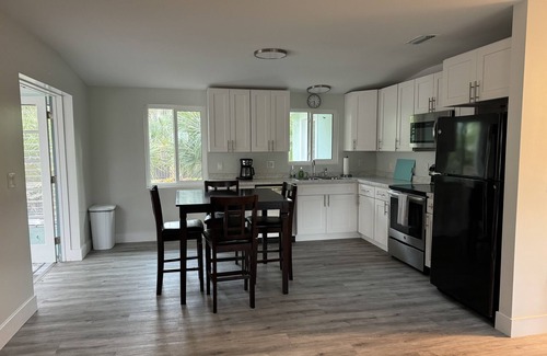 Laurel Casa | Escape and Retreat