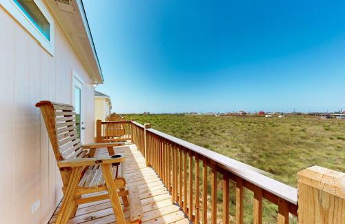 Gilchrist Casa | Escape Bay Views Family Retreat Dog Friendly