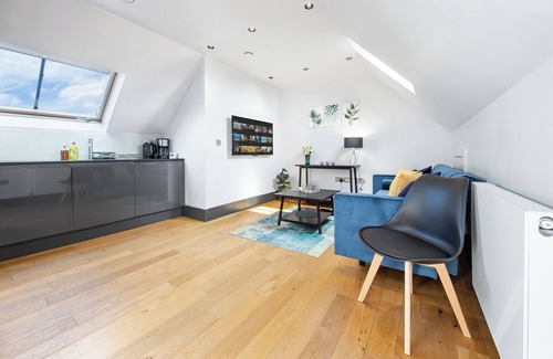 Richmond-upon-Thames Casa | Escape by The River & Bushy Park