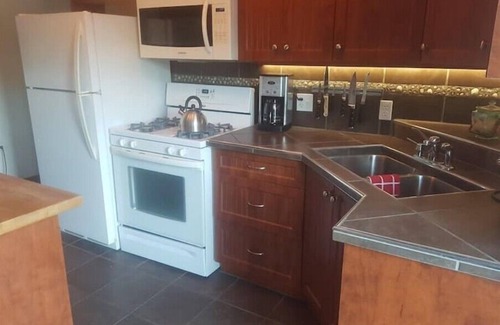 Lake Cowichan Cabaña | Stunning 2BR cottage on Vancouver Island in Natural Adventure Paradise!