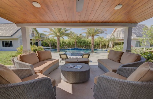 Las Vegas Villa | Villa 4br, gran piscina, jacuzzi, barbacoa, privacidad total cerca del centro de Las Vegas