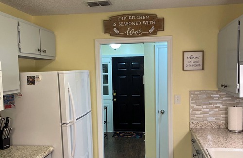 Jacksonville Casa | ESCAPE INTO OUR OASIS - full of amenities