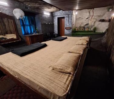 Kanthalloor Casa | Escape Natural Farm Stay - Cave