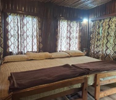 Kanthalloor Casa | Escape Natural Farm stay - Loghouse