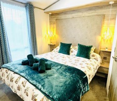 St Leonards-On-Sea Otro | Escape The City - Cozy Caravan Next To The Lake