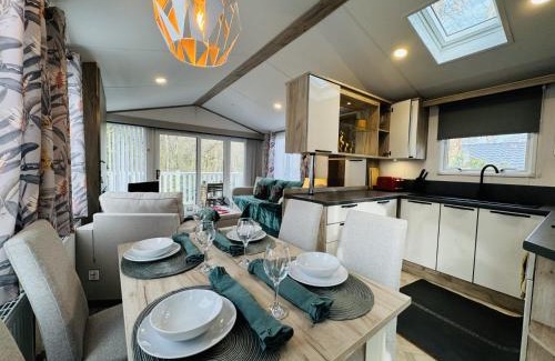 St Leonards-On-Sea Otro | Escape The City - Cozy Caravan Next To The Lake