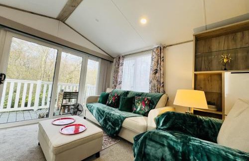 St Leonards-On-Sea Otro | Escape The City - Cozy Caravan Next To The Lake