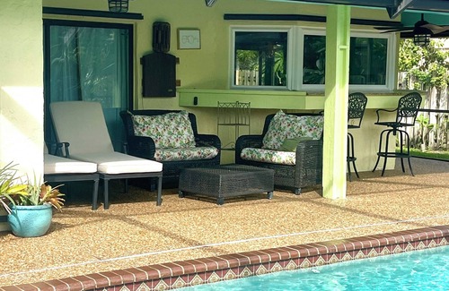 Wellington Casa | Escape the cold weather, enjoy the pool, blue skies, & sunny beaches sleeps 10