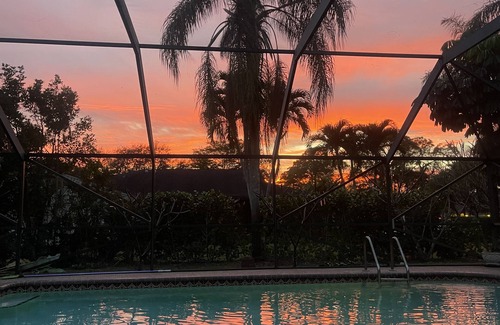 Wellington Casa | Escape the cold weather, enjoy the pool, blue skies, & sunny beaches sleeps 10