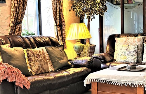 Dorchester Casa | a very English village - escape the ordinary - old riverside Inn