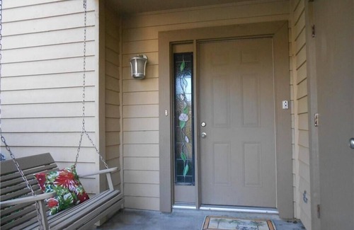 Saint Simons Island Casa | Escape the cold at 2BR home with WiFi, AC in fabulous Saint Simons Island, GA