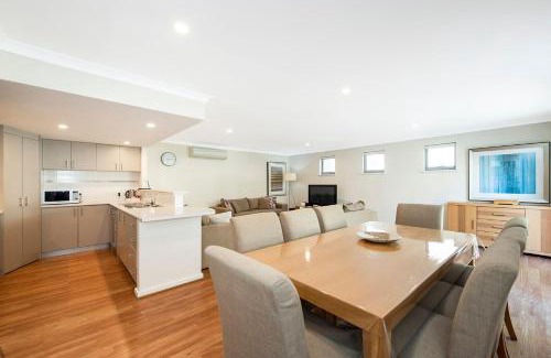 Broadwater Villa | Escape to 67 at Cape View