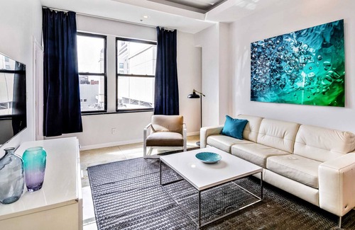 Chinatown Apartamento | Escape to a 2BD Apartment in the Heart of the City