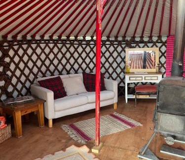 Wimbolds Trafford Otro | Escape to a cosy Yurt Retreat