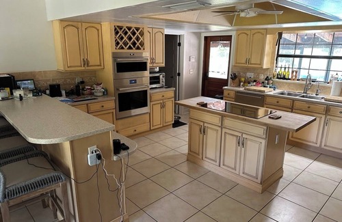 Englewood Casa | Escape to a Secluded 3-Bedroom Ranch Home with Pool, Billiards & Nearby Beaches