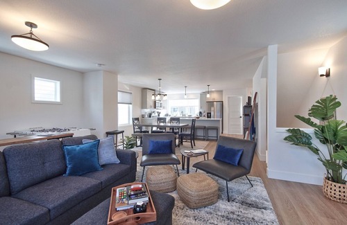 Newberg Casa | Escape to a Wine Getaway