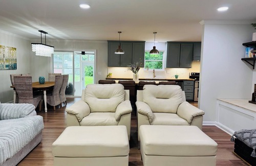 South Cleveland Casa | Escape to Bell Branch Place: Where Relaxation Meets Comfort