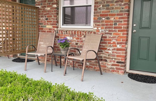 Buzzards Bay Apartamento | Escape to Buzzards Bay, just steps away from Cape Cod Canal