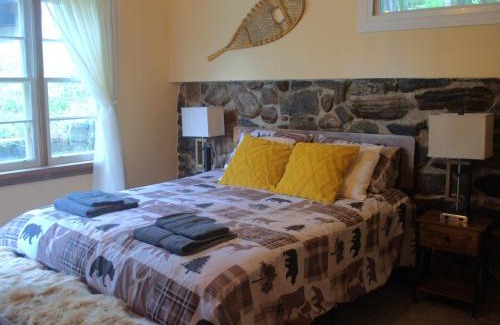 Chalk River Casa | Escape to Corry Lake Cottage