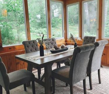 Chalk River Casa | Escape to Corry Lake Cottage