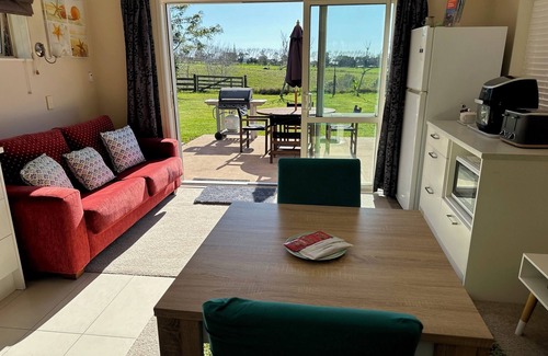 Whitford Casa | Escape to Country Retreat Near Beaches