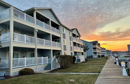 Heron Harbour Isle Condominio | Escape to Elegance: Heron Harbor Condo, Your Bayside Retreat