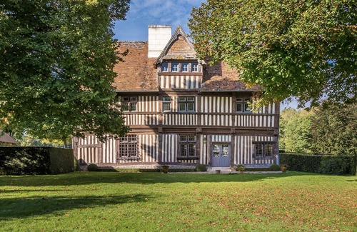 Pays d'Auge Casa | Escape to an Exclusive Normandy Estate: Historic Charm, Lush Park & Private Pool