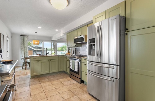 Fennville Casa | Escape to Hutchins Lake