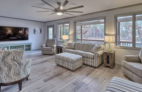 Chapin Casa | Escape to Lake Murray with this large close-in home, packed with amenities.