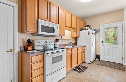 Hawthorne Casa | Escape to Lakeside Serenity :Your perfect getaway enjoy the lake