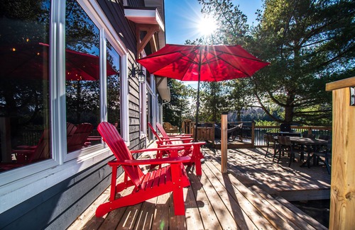 Seguin Cabaña | Escape to Muskoka Waterfront Cottage - Hot Tub & Private Beach!!