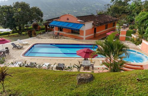 Copacabana Casa | Escape to Nature in Copacabanas Hidden Gem