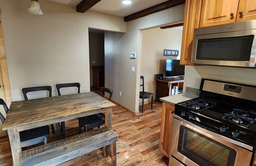 Trinity Center Condominio | Escape to Nature: Charming 3-Bedroom Cabin near Trinity Lake